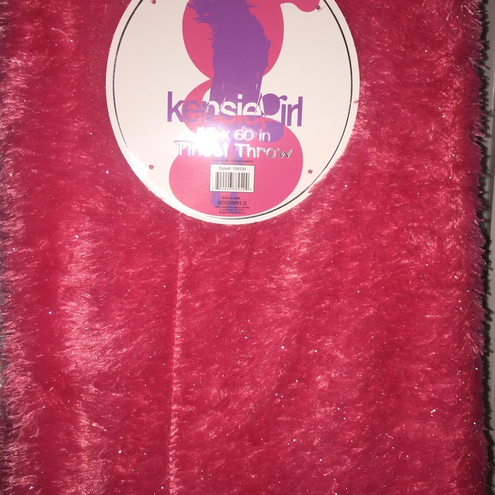 Kensie girl throw, NWT